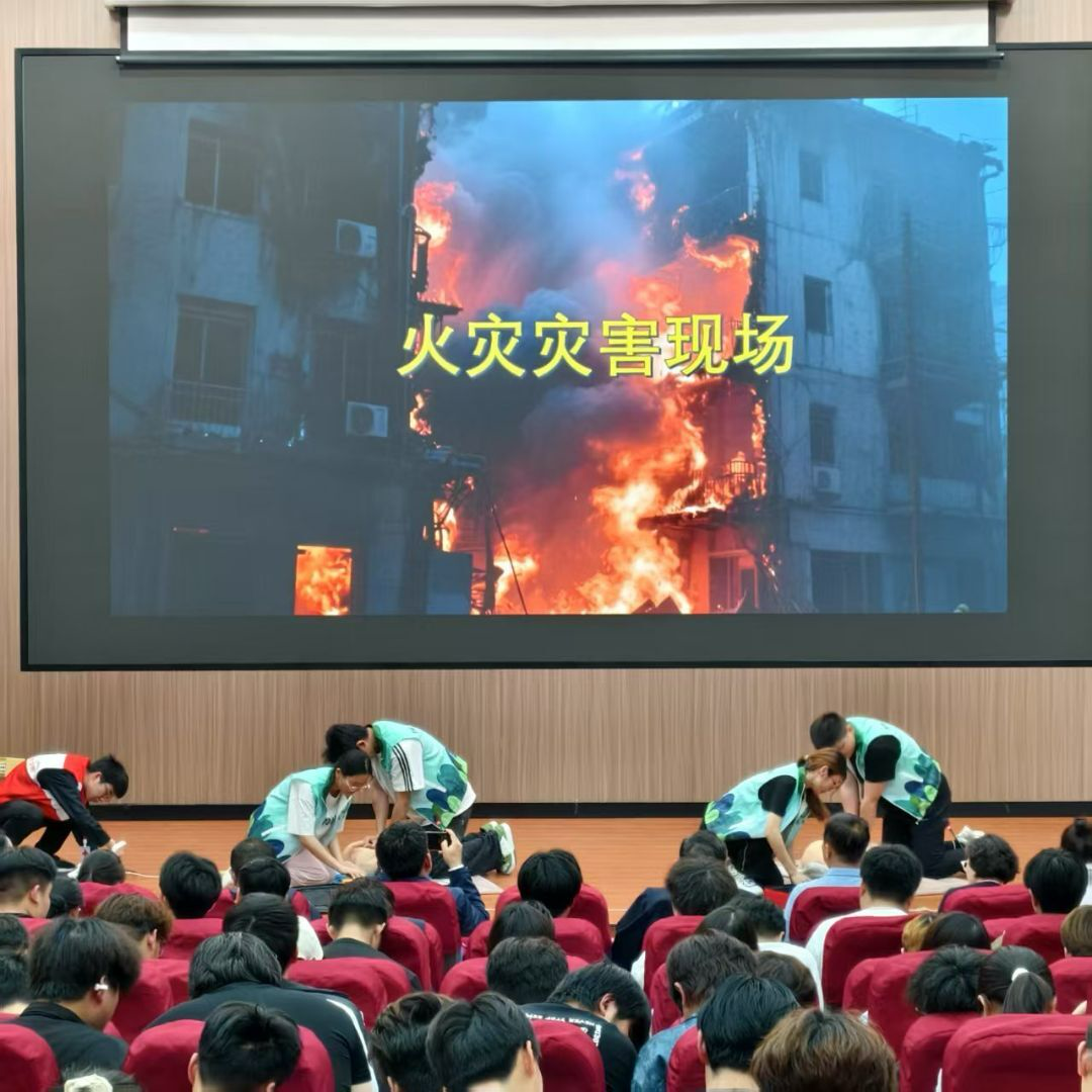 1745807681319683.png 1745807681319683.png